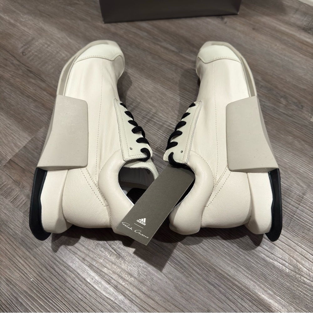 Rick Owens X Adidas Level Runner Low Sneaker in Milk - Picture 9 of 16